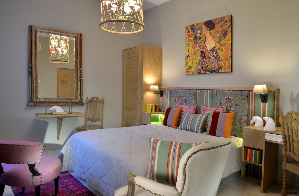 ELEGANCE  (1-2 sleeps) 258 sq.ft 