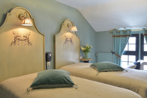 ELEGANCE  (1-2 sleeps) 258 sq.ft 