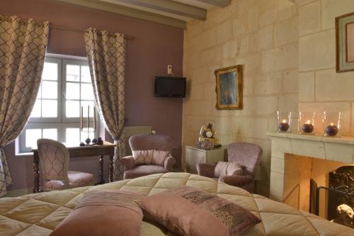 DELUXE (1-2 sleeps) 280 sq.ft