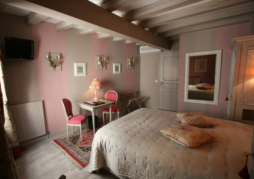 ELEGANCE  (1-2 sleeps) 258 sq.ft 